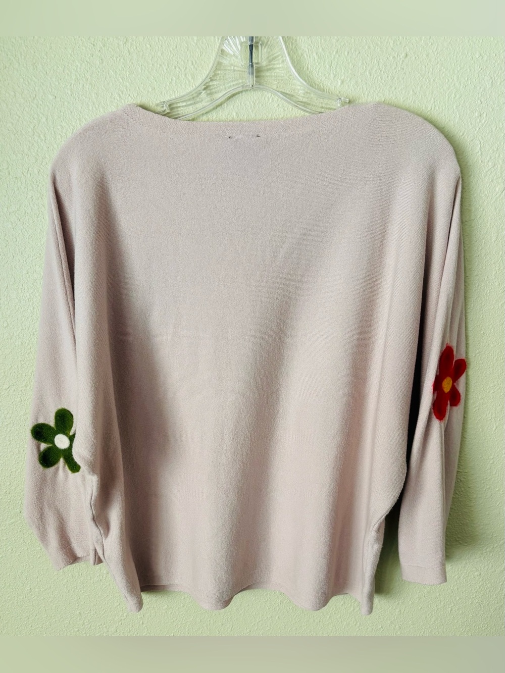 Aaeda CREWNECK RIBBED KNIT FLOWER COLOR BLOCK LOOSE PULLOVER TOP SIZE: Large - Picture 4 of 4